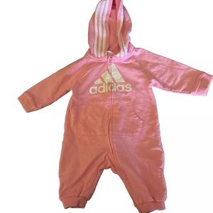 Adidas baby-girls Infant Girls'
Long Sleeve Hooded Coverall S/6 months
